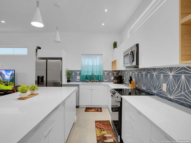 1138 Gibbs Unit 201, San Antonio, TX 78202