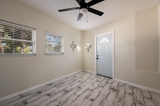 5017 Royene Avenue NE, Albuquerque, NM 87110