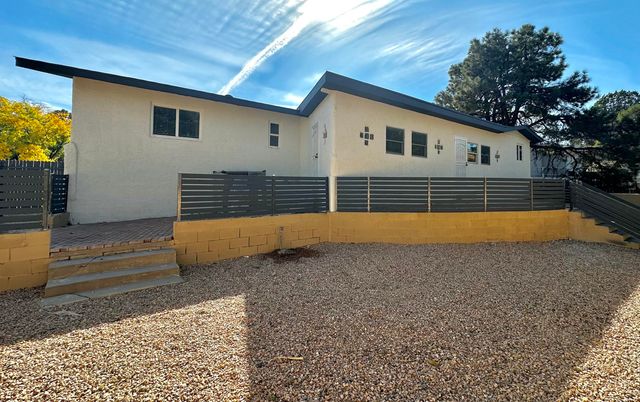 5017 Royene Avenue NE, Albuquerque, NM 87110