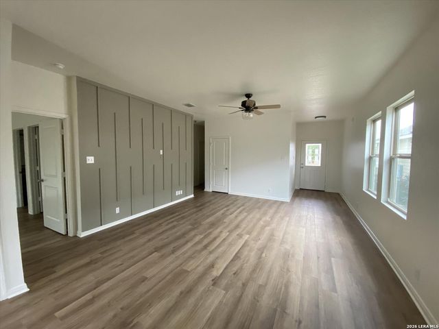4937 HALLIES GDN, St Hedwig, TX 78152