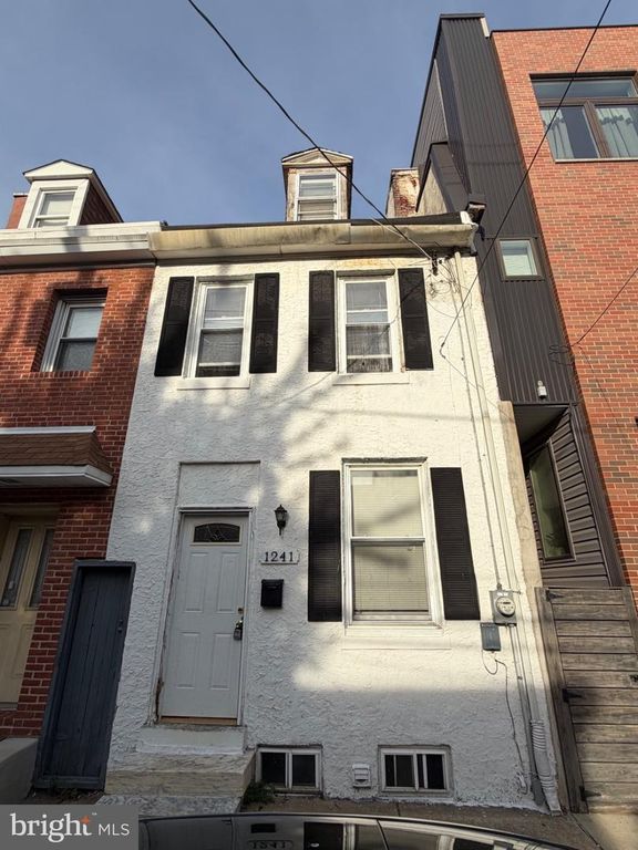 1241 E PALMER ST, PHILADELPHIA, PA 19125 — exterior