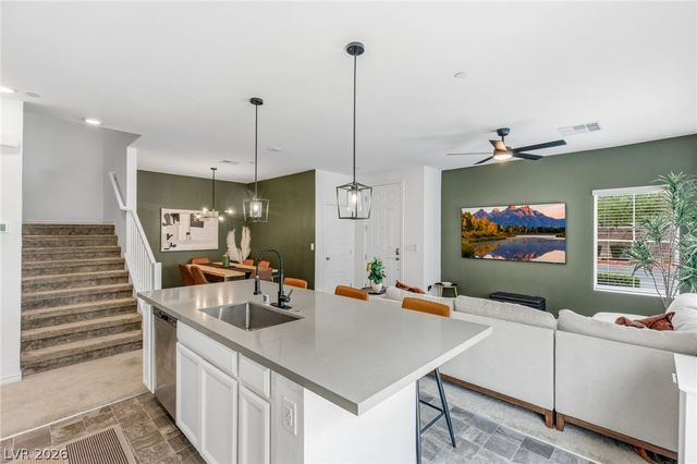 7212 North Decatur Boulevard 5, Las Vegas, NV 89131