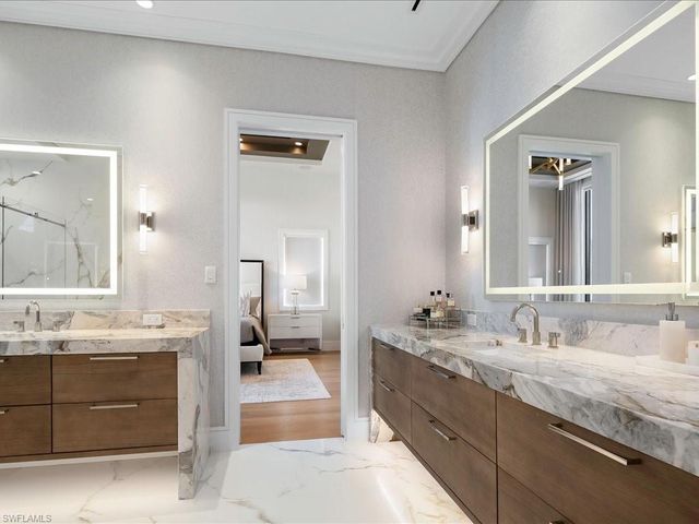 425 15th AVE S, Naples, FL 34102