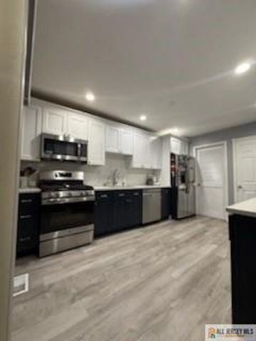 44 Wisteria Court, South Brunswick, NJ 08852