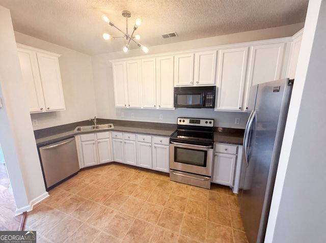 7553 Rutgers Circle, Fairburn, GA 30213