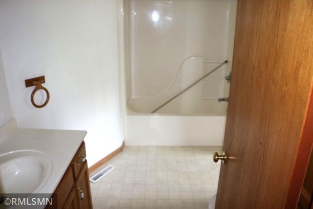 622 S 10th Street S, Sartell, MN 56377