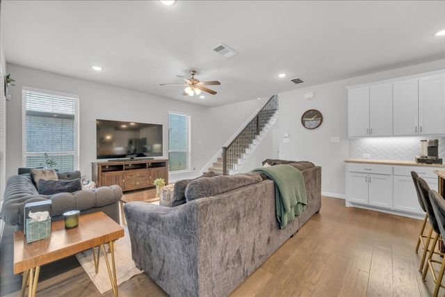 3905 Saint Ives Lane, Lewisville, TX 75056