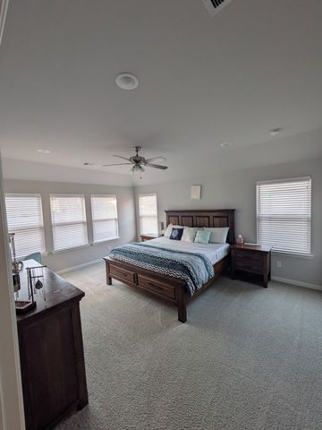 3905 Saint Ives Lane, Lewisville, TX 75056