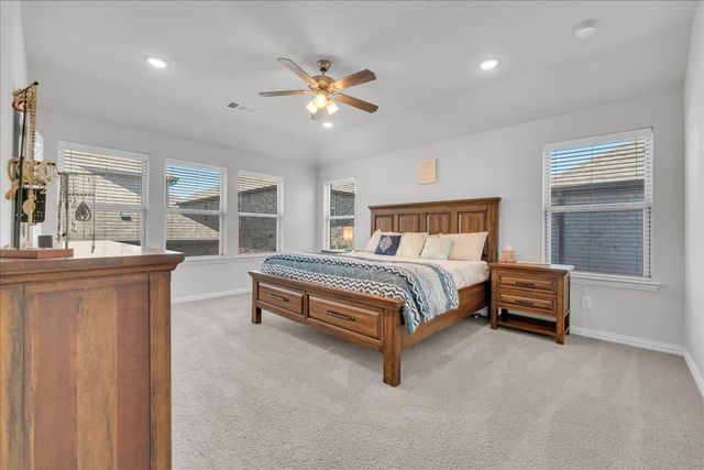 3905 Saint Ives Lane, Lewisville, TX 75056