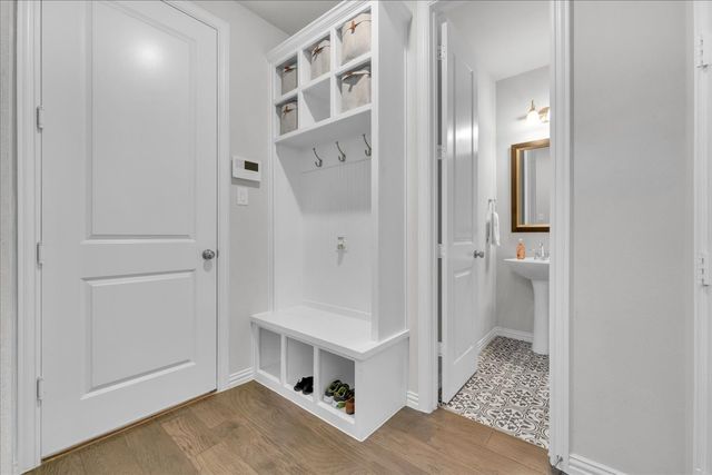 3905 Saint Ives Lane, Lewisville, TX 75056