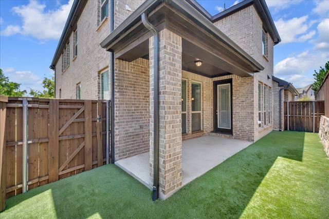 3905 Saint Ives Lane, Lewisville, TX 75056