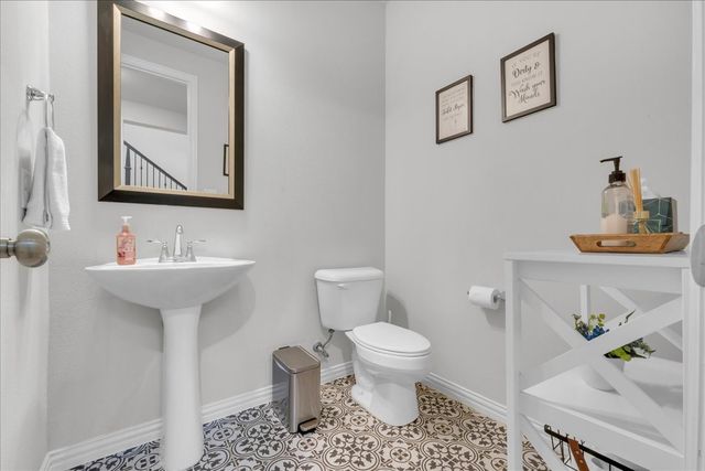 3905 Saint Ives Lane, Lewisville, TX 75056