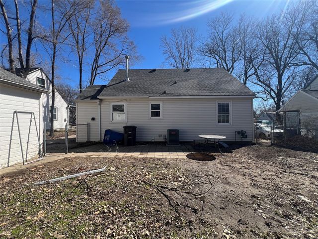 6504 SW 17th Street, Des Moines, IA 50315