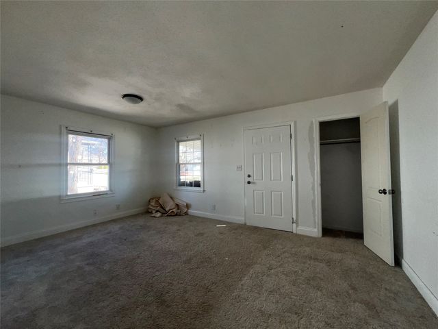 6504 SW 17th Street, Des Moines, IA 50315