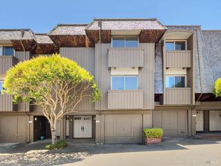 15 Sulgrave Ln, San Rafael, CA 94901
