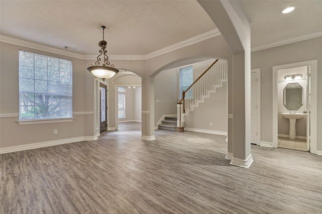 7 Raindance Court, The Woodlands, TX 77385