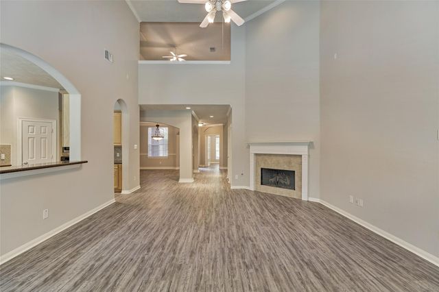 7 Raindance Court, The Woodlands, TX 77385