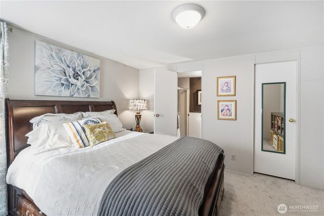 517 NW Silver Meadow Lane, Bremerton, WA 98311