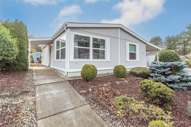 517 NW Silver Meadow Lane, Bremerton, WA 98311