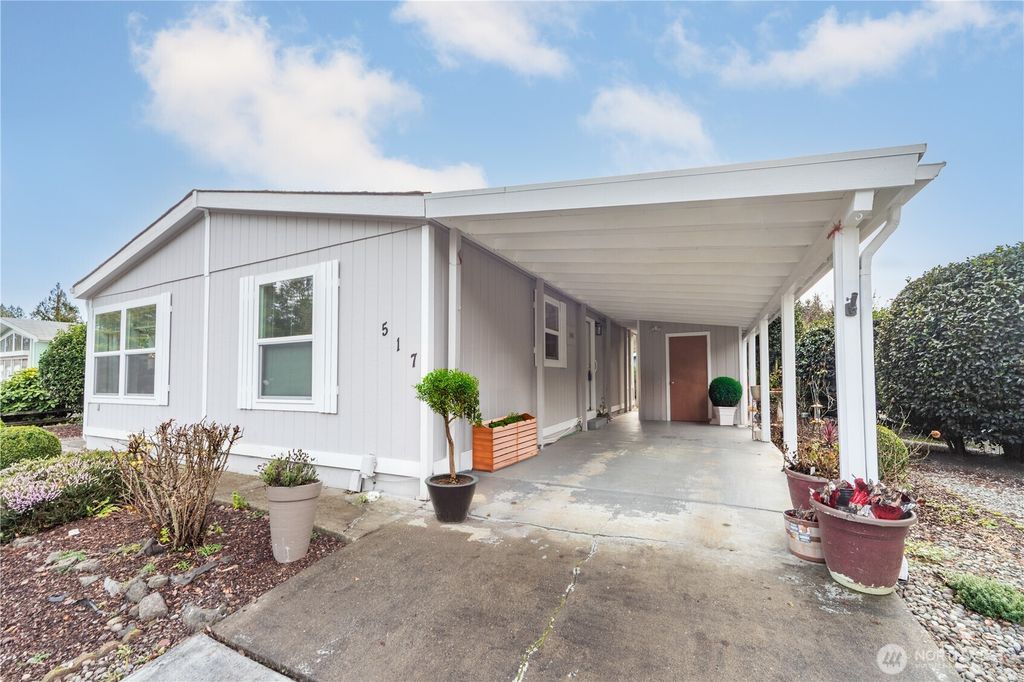 517 NW Silver Meadow Lane, Bremerton, WA 98311