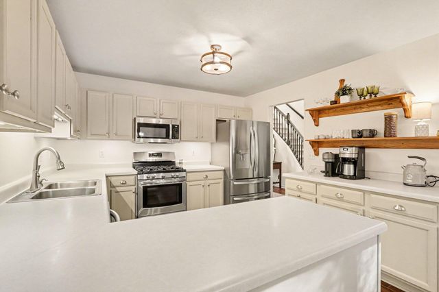 2963 Valley Glenn Circle, Kalamazoo Twp, MI 49004
