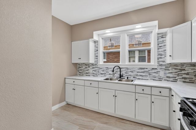 1011 15th Street, Rockford, IL 61104