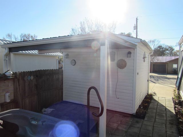 1009 Seaside Dr., North Myrtle Beach, SC 29582