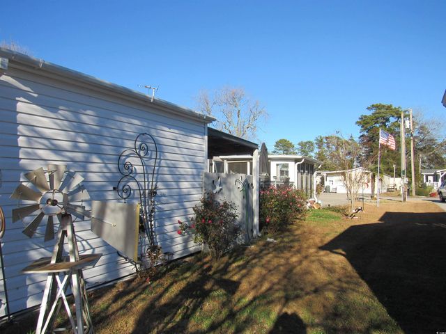 1009 Seaside Dr., North Myrtle Beach, SC 29582