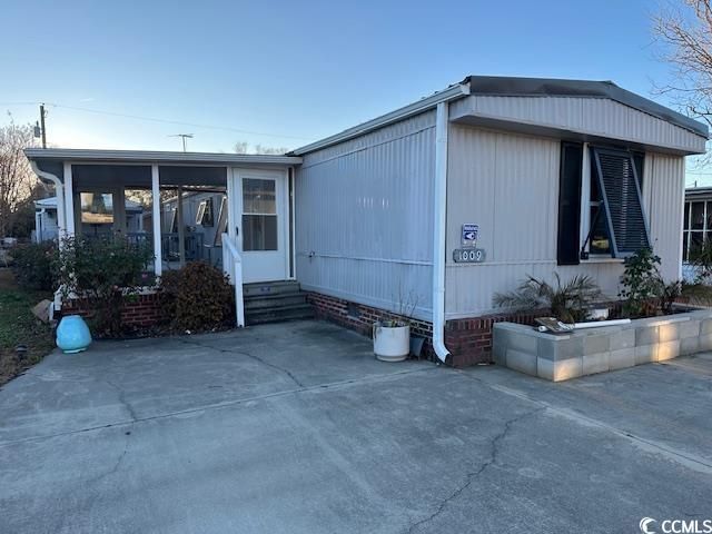 1009 Seaside Dr., North Myrtle Beach, SC 29582