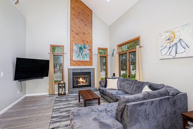 11795 N Park Lane, Granger, IN 46530