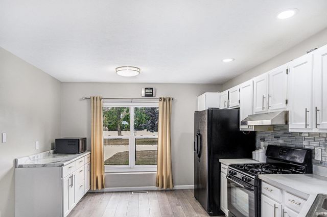 11795 N Park Lane, Granger, IN 46530