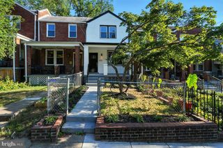 2613 FRANKLIN ST NE, Washington, DC 20018