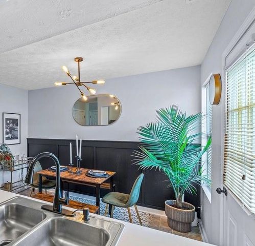 1327 Hollenbeck Lane, Riverdale, GA 30296