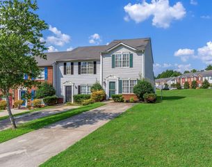 1327 Hollenbeck Lane, Riverdale, GA 30296