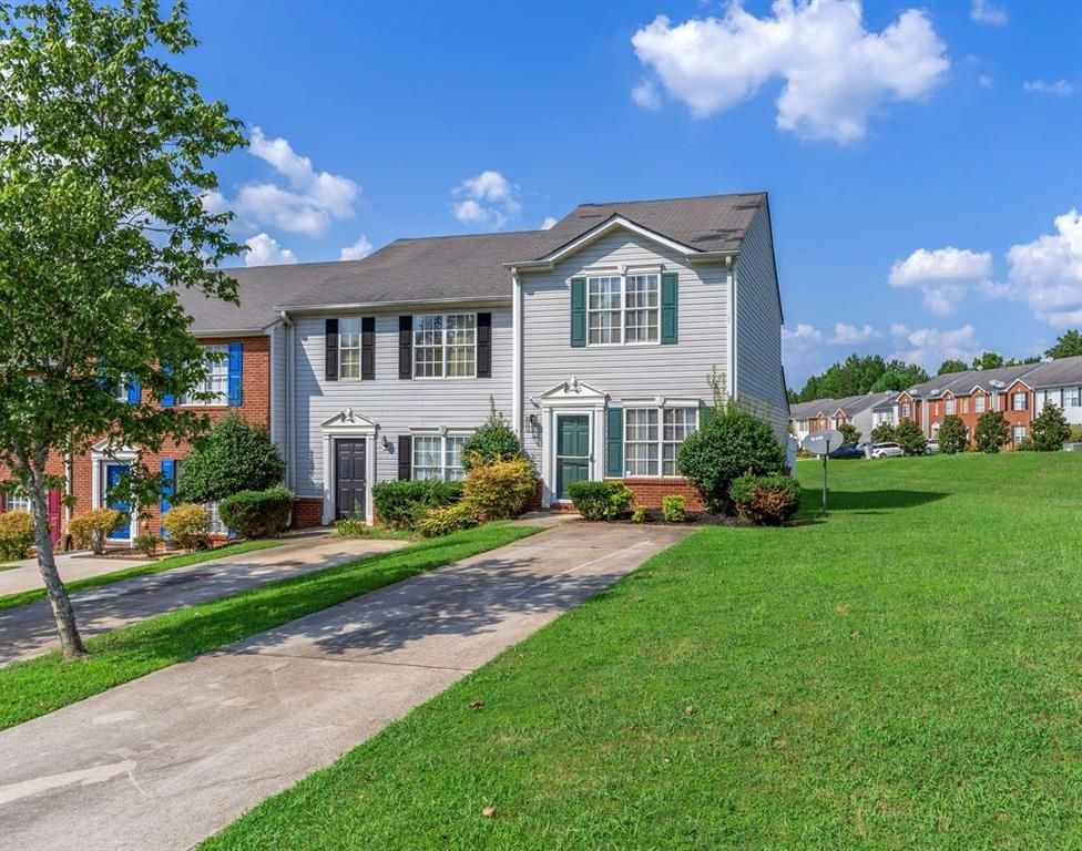 1327 Hollenbeck Lane, Riverdale, GA 30296