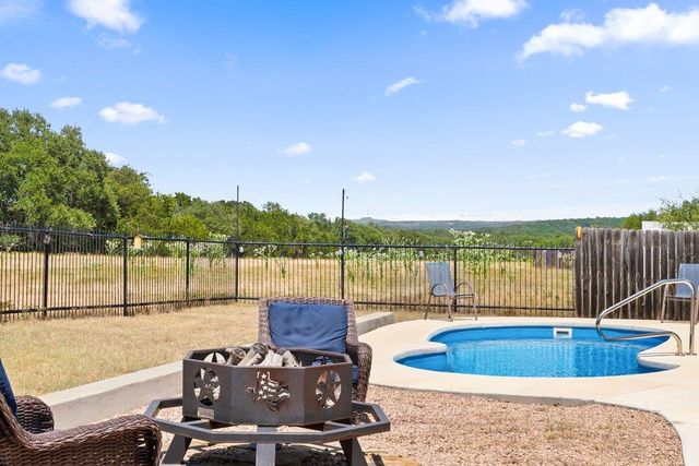 8 Stone Creek CIR, Wimberley, TX 78676