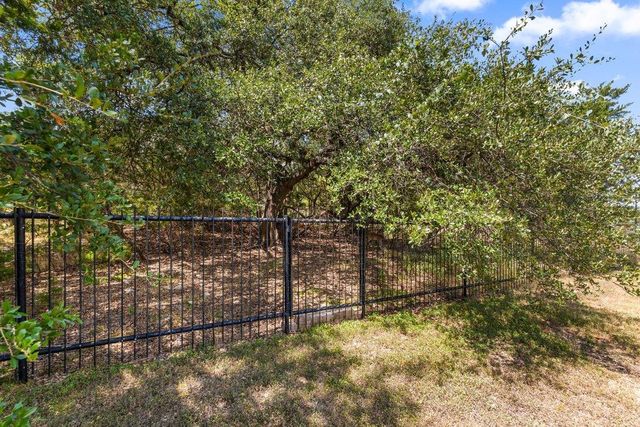 8 Stone Creek CIR, Wimberley, TX 78676