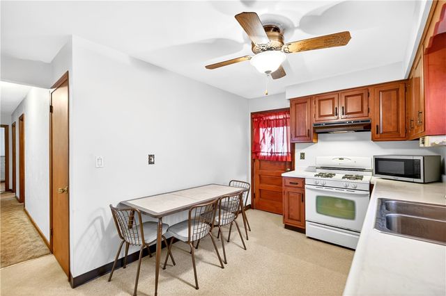 21 Boyka Dr, Finleyville, PA 15332