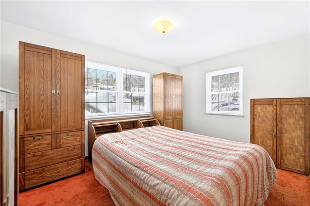 21 Boyka Dr, Finleyville, PA 15332