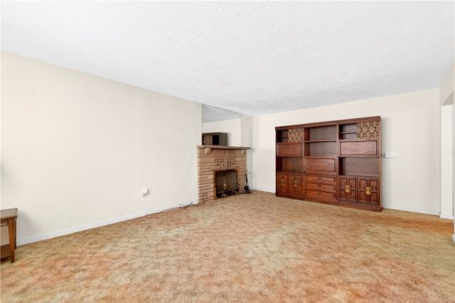 21 Boyka Dr, Finleyville, PA 15332