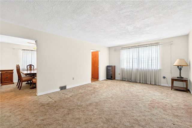 21 Boyka Dr, Finleyville, PA 15332