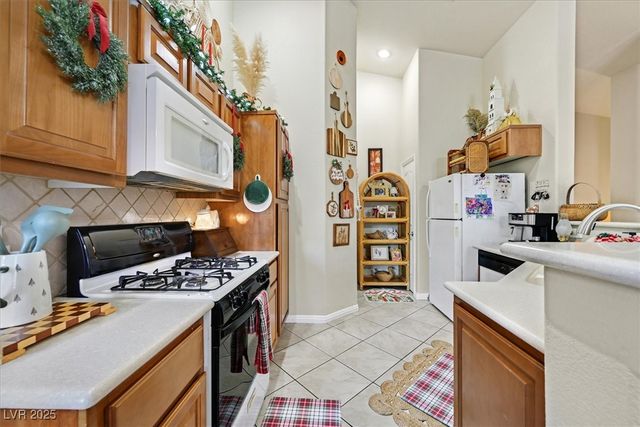 5521 High Wager Way 101, Las Vegas, NV 89122