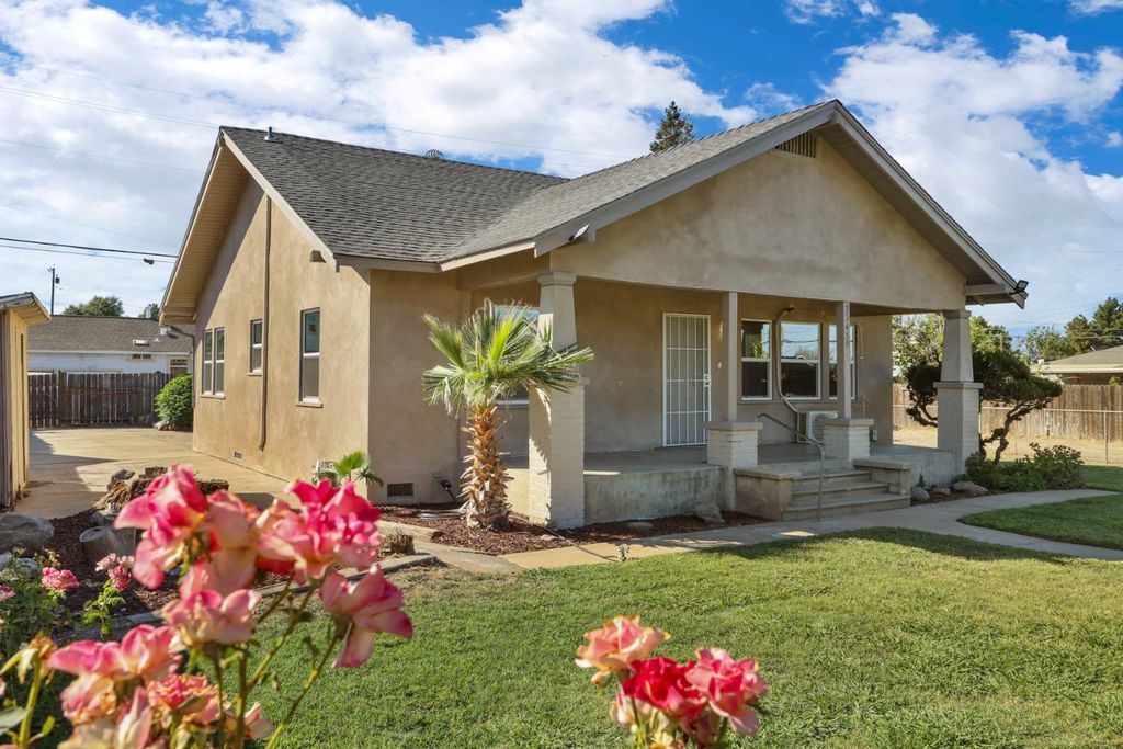 13455 E Hammond St, Lockeford, CA 95237