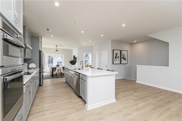 334 Skylar Court SE 102, Atlanta, GA 30315