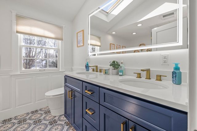 15 School Street, Fairhaven, MA 02719