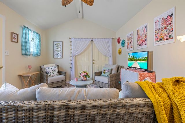 15 School Street, Fairhaven, MA 02719