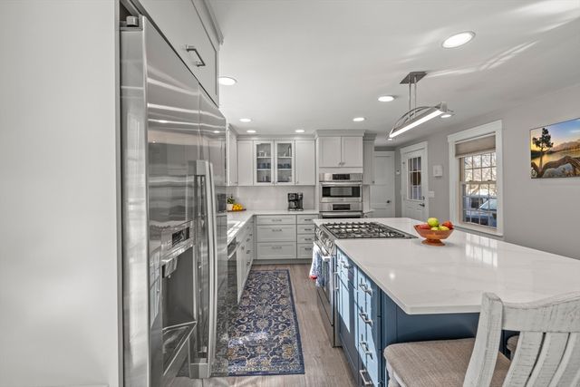 15 School Street, Fairhaven, MA 02719