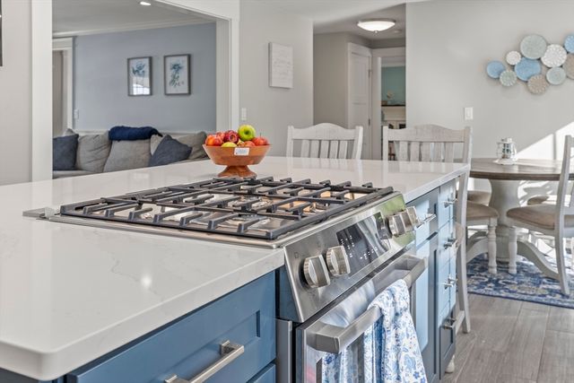 15 School Street, Fairhaven, MA 02719