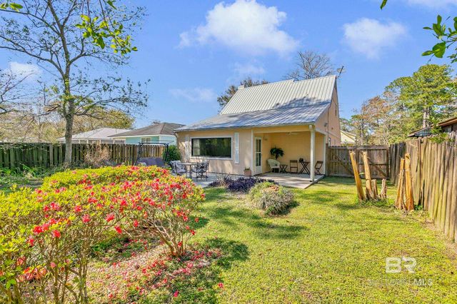 809 E 23rd Avenue, Gulf Shores, AL 36542