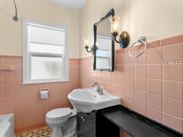 1709 Grand AVENUE, Manitowoc, WI 54220